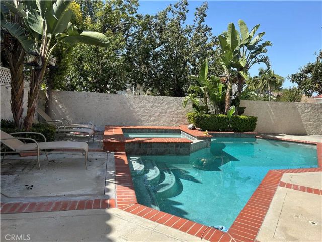 14 Vicksburg, Irvine, CA 92620