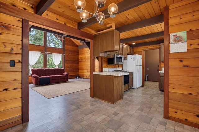17201 Old Mill Rd, Nevada City, CA 95959