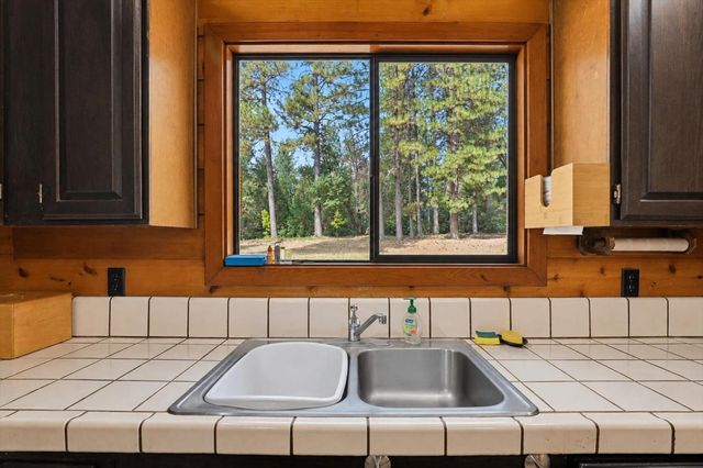 17201 Old Mill Rd, Nevada City, CA 95959