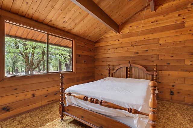 17201 Old Mill Rd, Nevada City, CA 95959