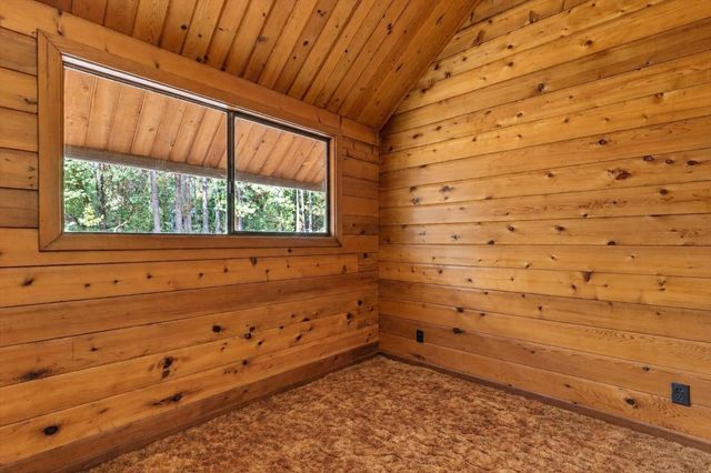 17201 Old Mill Rd, Nevada City, CA 95959
