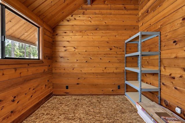 17201 Old Mill Rd, Nevada City, CA 95959