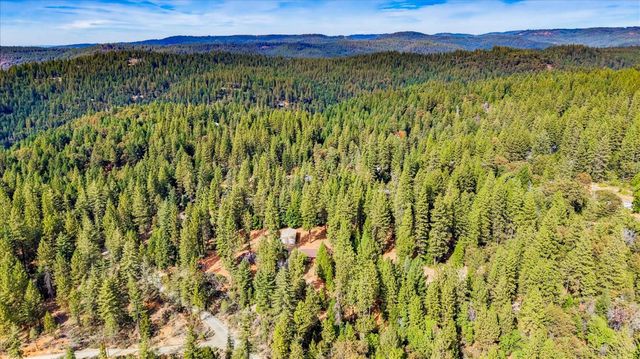 17201 Old Mill Rd, Nevada City, CA 95959