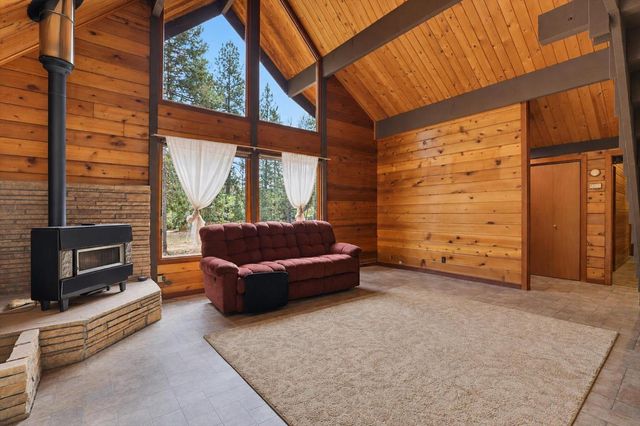 17201 Old Mill Rd, Nevada City, CA 95959