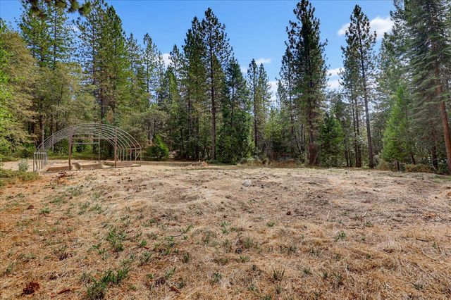 17201 Old Mill Rd, Nevada City, CA 95959