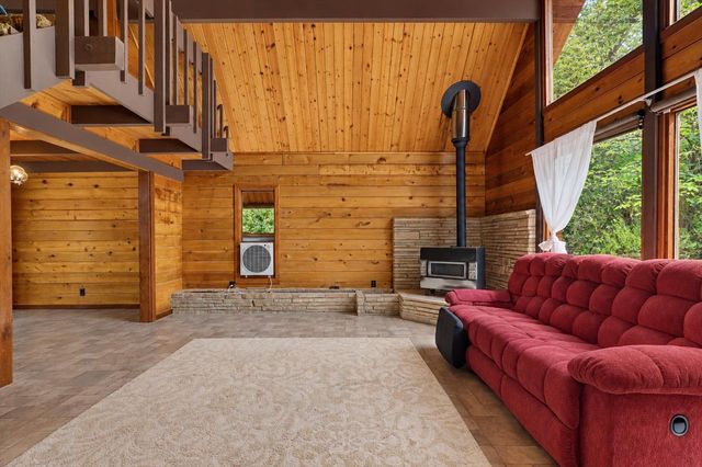 17201 Old Mill Rd, Nevada City, CA 95959