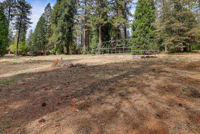 17201 Old Mill Rd, Nevada City, CA 95959