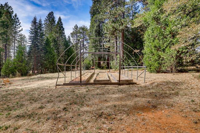 17201 Old Mill Rd, Nevada City, CA 95959