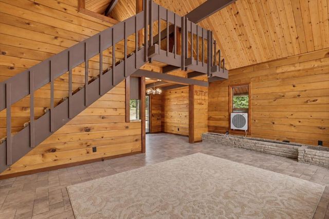 17201 Old Mill Rd, Nevada City, CA 95959