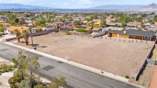 320 East Kimberly Drive, Henderson, NV 89015
