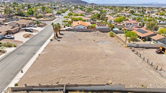 320 East Kimberly Drive, Henderson, NV 89015
