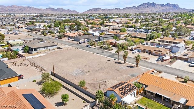 320 East Kimberly Drive, Henderson, NV 89015