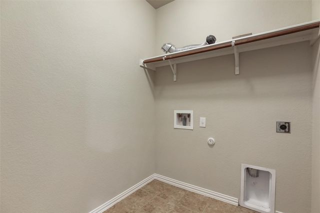 2208 Tranquility LN, Pflugerville, TX 78660