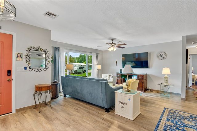 1385 14th Avenue, Vero Beach, FL 32960