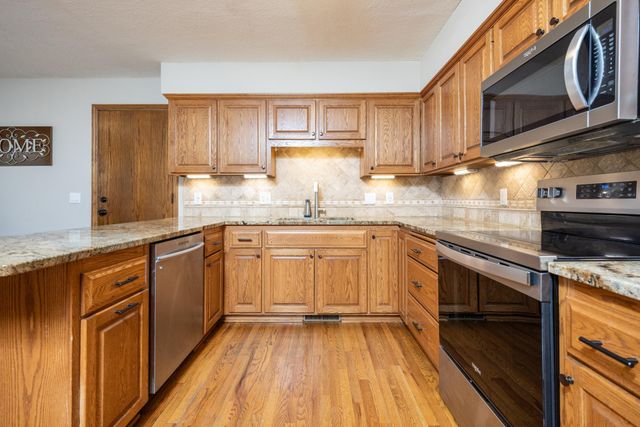 6991 Raven Court, Eden Prairie, MN 55346