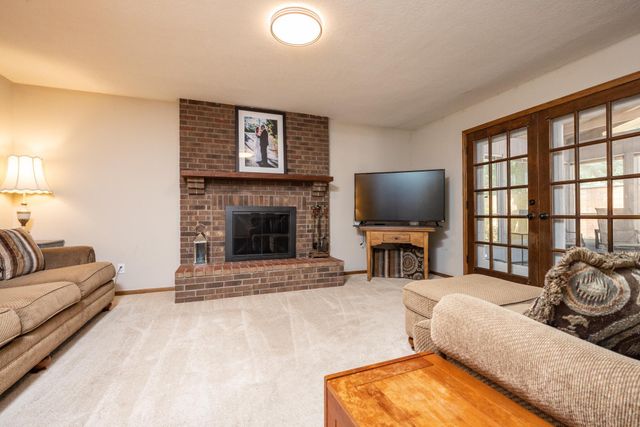6991 Raven Court, Eden Prairie, MN 55346