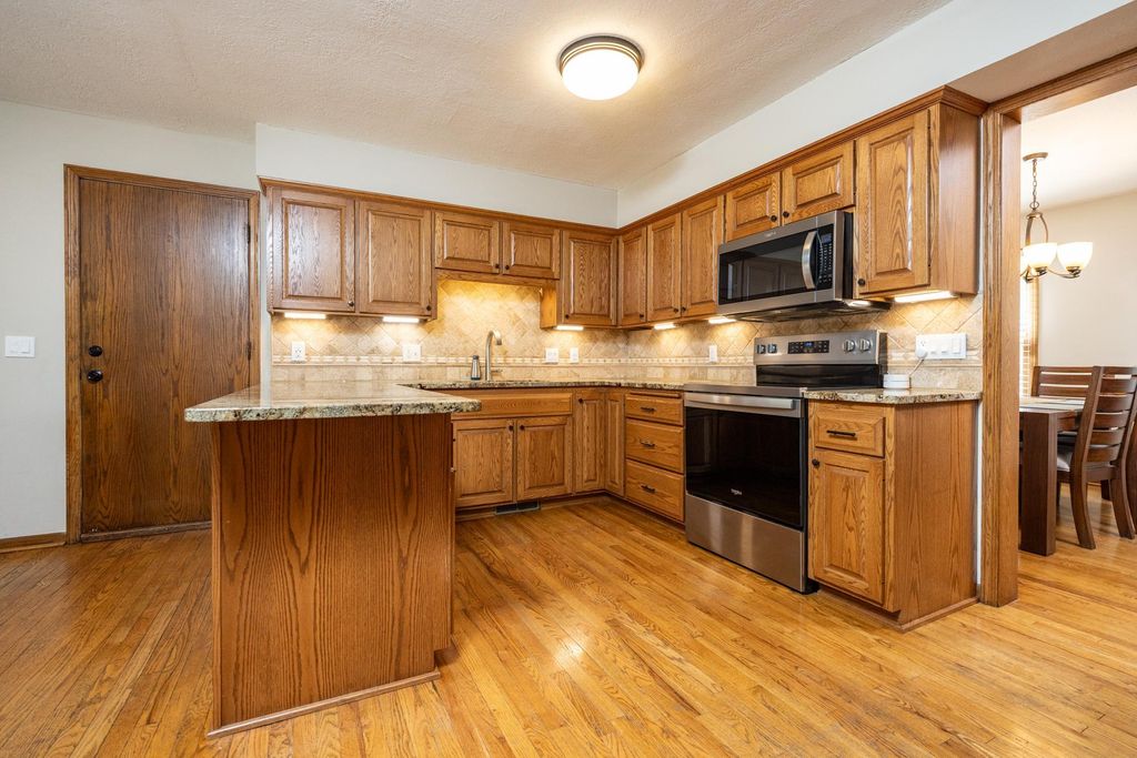 6991 Raven Court, Eden Prairie, MN 55346 — photo 2