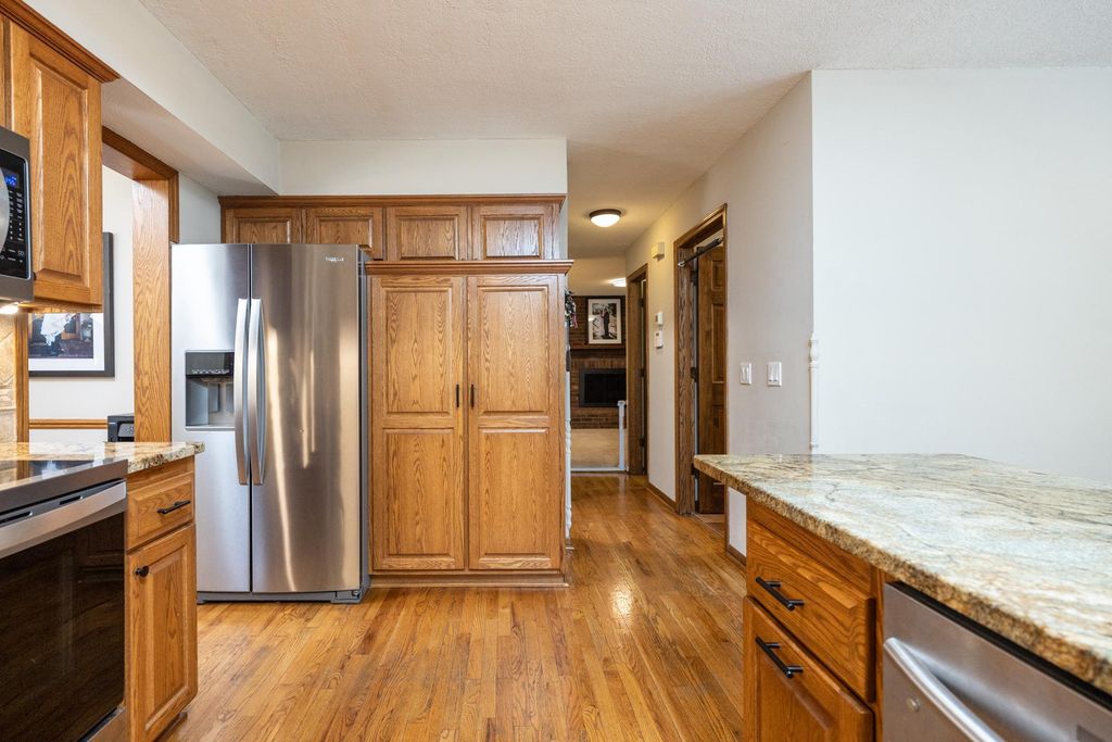 6991 Raven Court, Eden Prairie, MN 55346 — photo 4