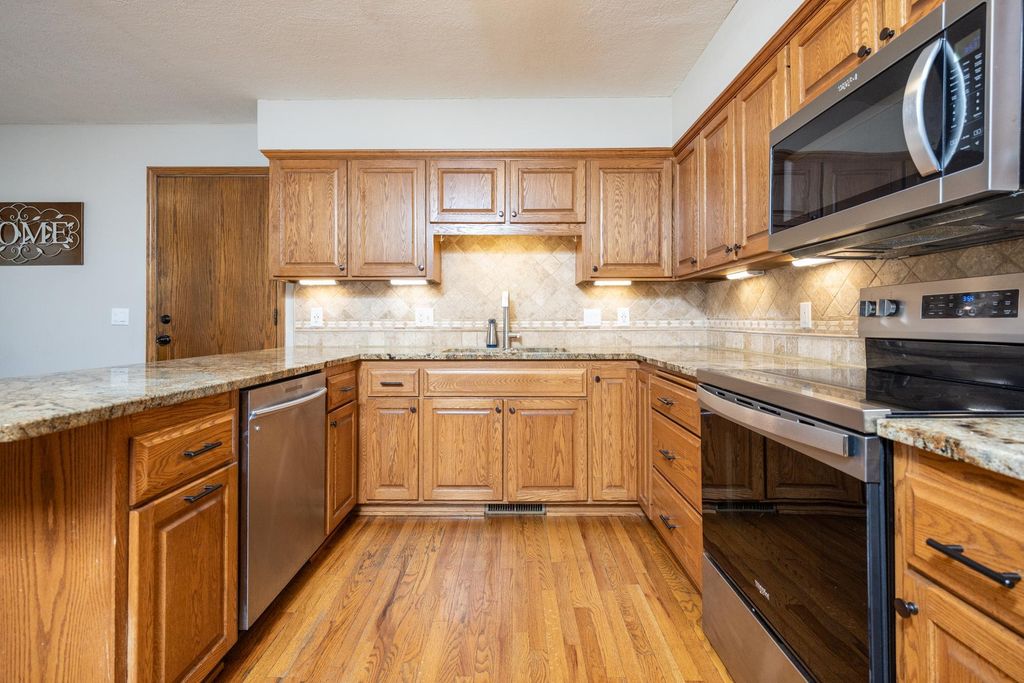 6991 Raven Court, Eden Prairie, MN 55346 — photo 5