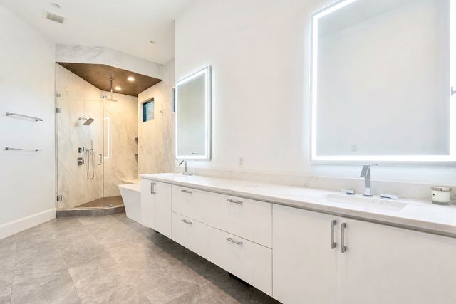 8546 Glencrest Lane, Dallas, TX 75209