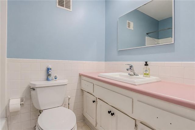 11203 W 71st Street, Shawnee, KS 66203