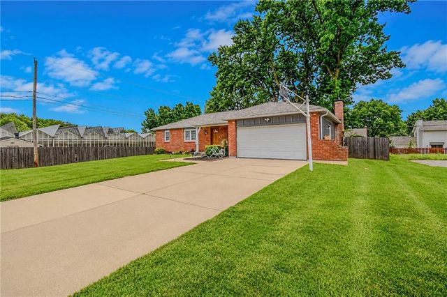 11203 W 71st Street, Shawnee, KS 66203