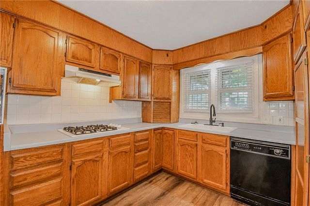 11203 W 71st Street, Shawnee, KS 66203