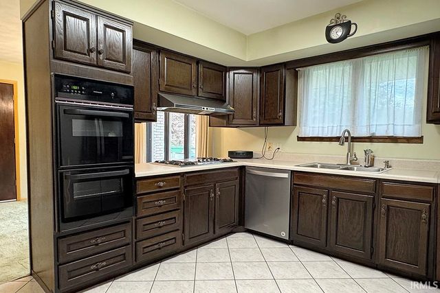 56727 Meadowood Drive, Elkhart, IN 46516