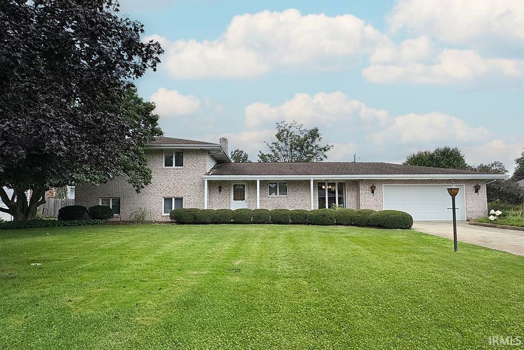 56727 Meadowood Drive, Elkhart, IN 46516