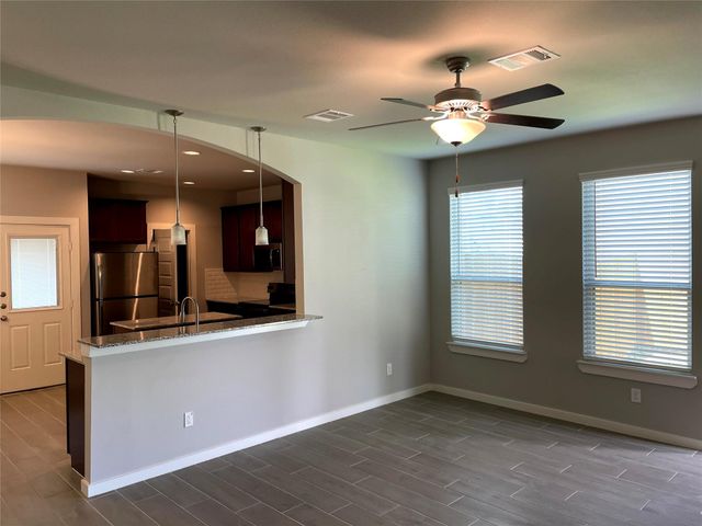 101 Wickersham B, Conroe, TX 77304