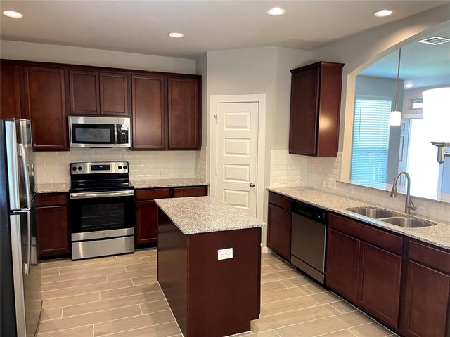 101 Wickersham B, Conroe, TX 77304