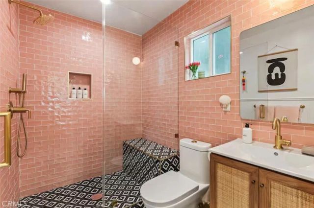 3364 Bennett, Los Angeles, CA 90068