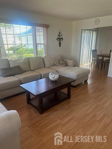 487 Somerset Lane B, Monroe, NJ 08831