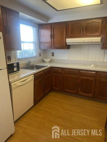 487 Somerset Lane B, Monroe, NJ 08831