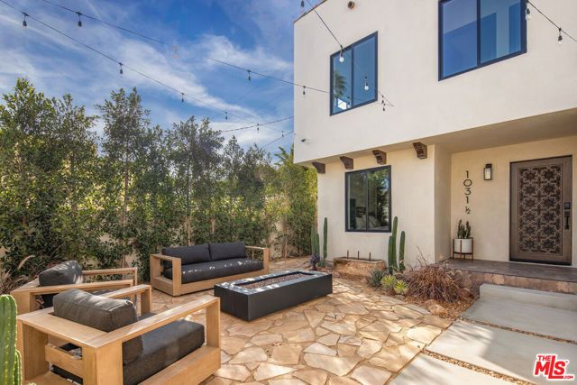 1031 Havenhurst Drive, West Hollywood, CA 90046