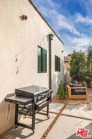 1031 Havenhurst Drive, West Hollywood, CA 90046