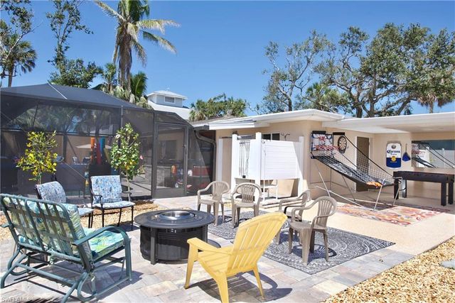 206 Connecticut ST, Fort Myers Beach, FL 33931