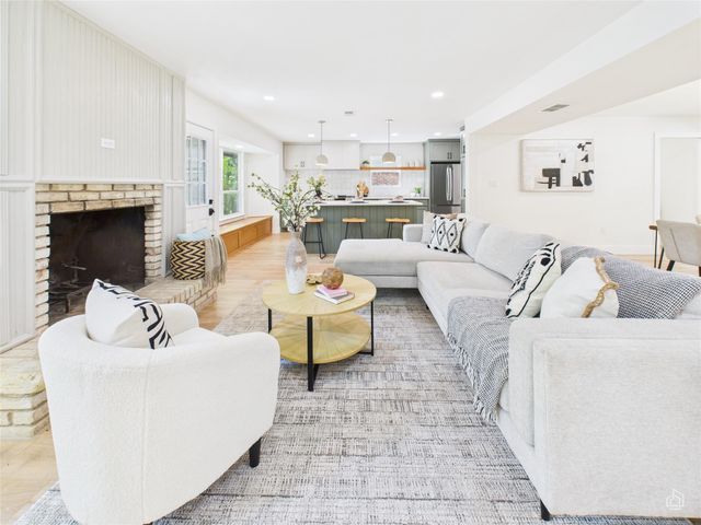 7019 Creighton LN, Austin, TX 78723