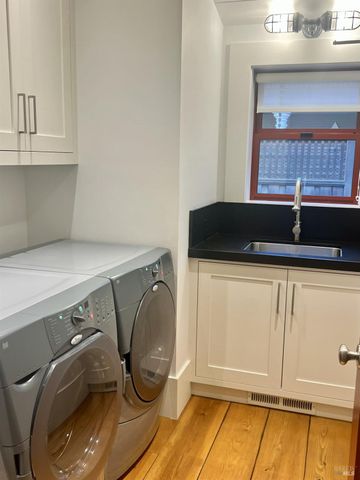 1467 Kearney St, St. Helena, CA 94574