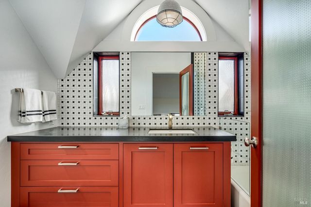 1467 Kearney St, St. Helena, CA 94574