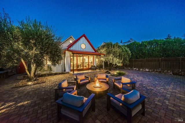 1467 Kearney St, St. Helena, CA 94574