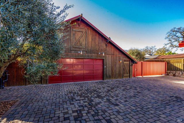 1467 Kearney St, St. Helena, CA 94574