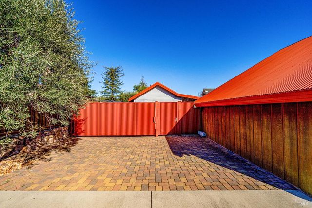 1467 Kearney St, St. Helena, CA 94574