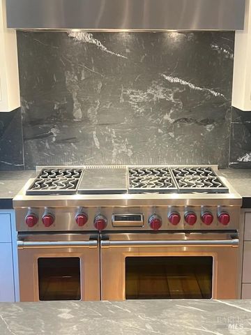 1467 Kearney St, St. Helena, CA 94574