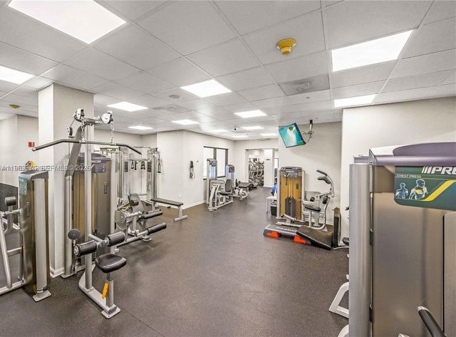 2333 Brickell Ave 2614, Miami, FL 33129