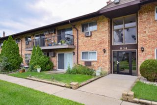 834 E Old Willow Road 210, Prospect Heights, IL 60070
