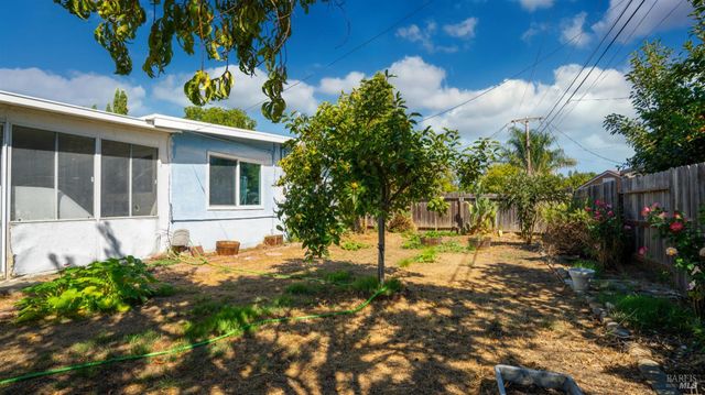 317 Grape St, Vacaville, CA 95688