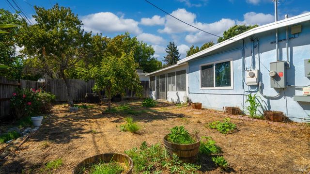 317 Grape St, Vacaville, CA 95688