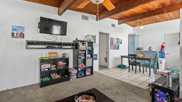 317 Grape St, Vacaville, CA 95688