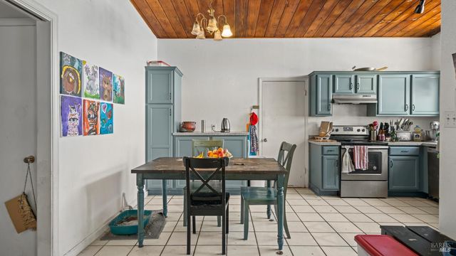 317 Grape St, Vacaville, CA 95688